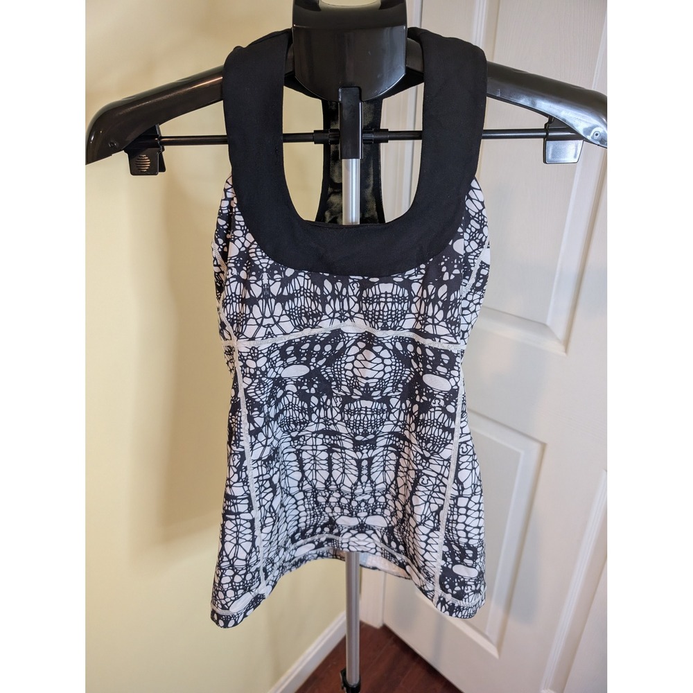 Lululemon Scoop Neck Tank 4 Black White Glacier Lace Shelf Bra